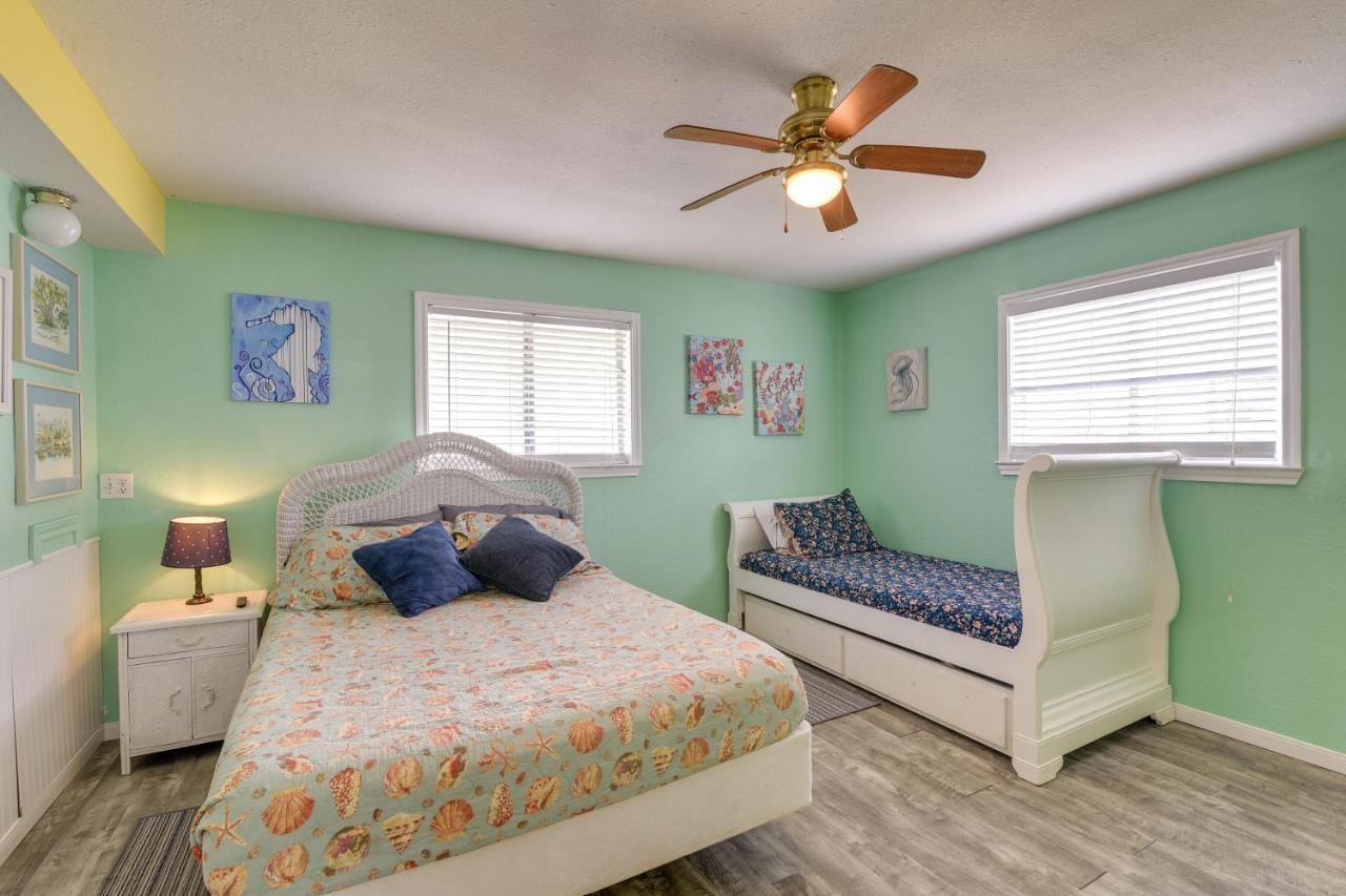 Surfside Beach Home With Deck 300 Feet To The Gulf! المظهر الخارجي الصورة